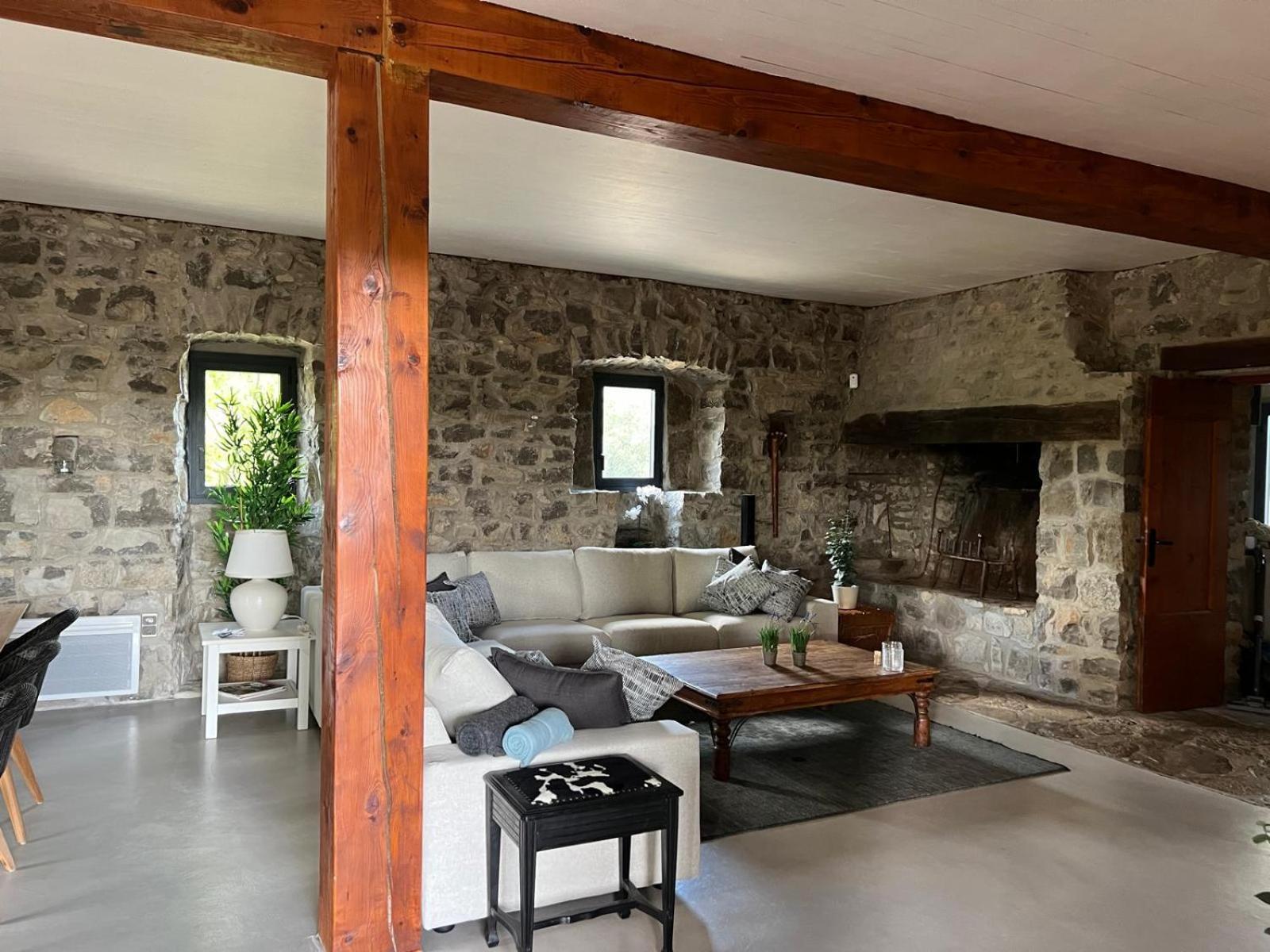 Luxurious Family House With Pool In Ardeche. Villa Les Vans Kültér fotó